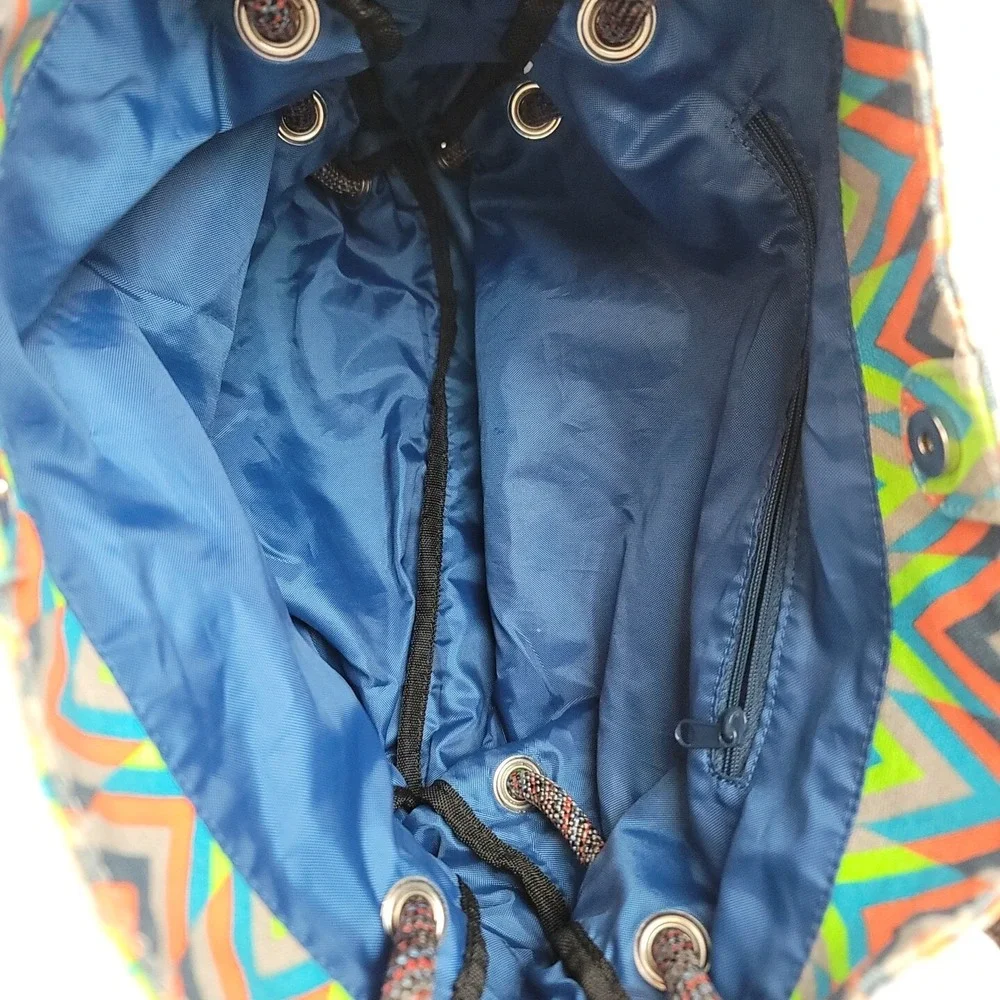 KAVU Rope Shoulder Bag Crossbody‎ Purse Aztec Geometric Pattern Zip Pockets